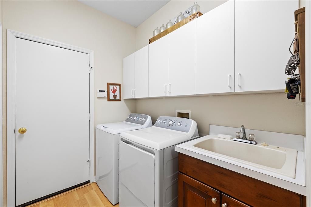 For Sale: $487,000 (2 beds, 2 baths, 1886 Square Feet)