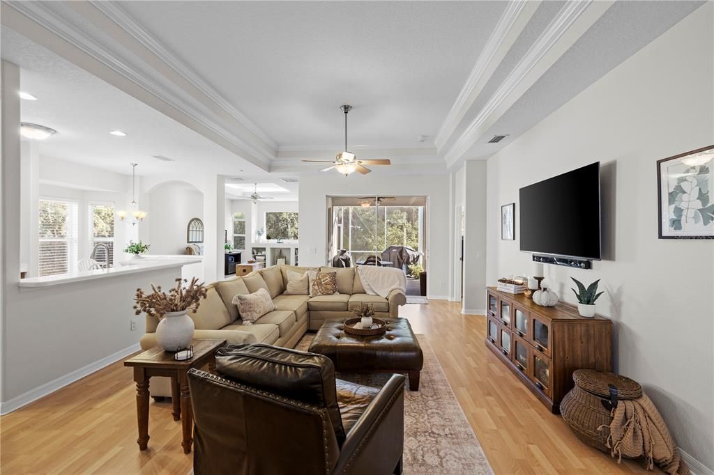 For Sale: $487,000 (2 beds, 2 baths, 1886 Square Feet)