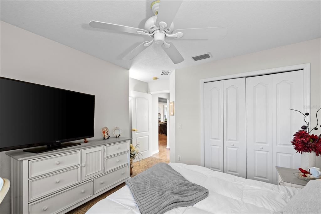 For Sale: $487,000 (2 beds, 2 baths, 1886 Square Feet)