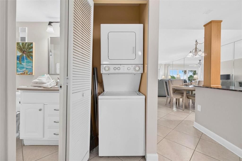На продажу: $829,999 (2 спален, 2 ванн, 1140 Квадратных фут)