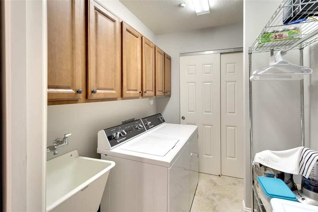 For Sale: $400,000 (2 beds, 2 baths, 1762 Square Feet)
