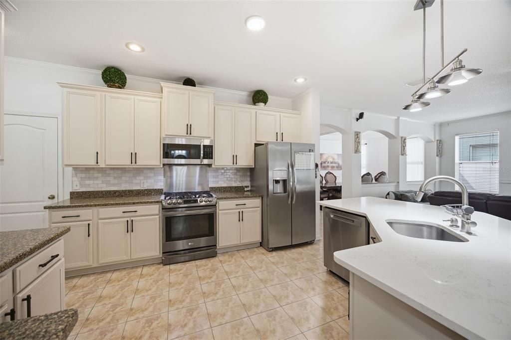 En Venta: $499,900 (6 camas, 3 baños, 3402 Pies cuadrados)