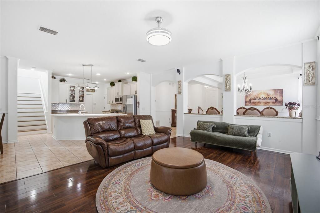 En Venta: $499,900 (6 camas, 3 baños, 3402 Pies cuadrados)