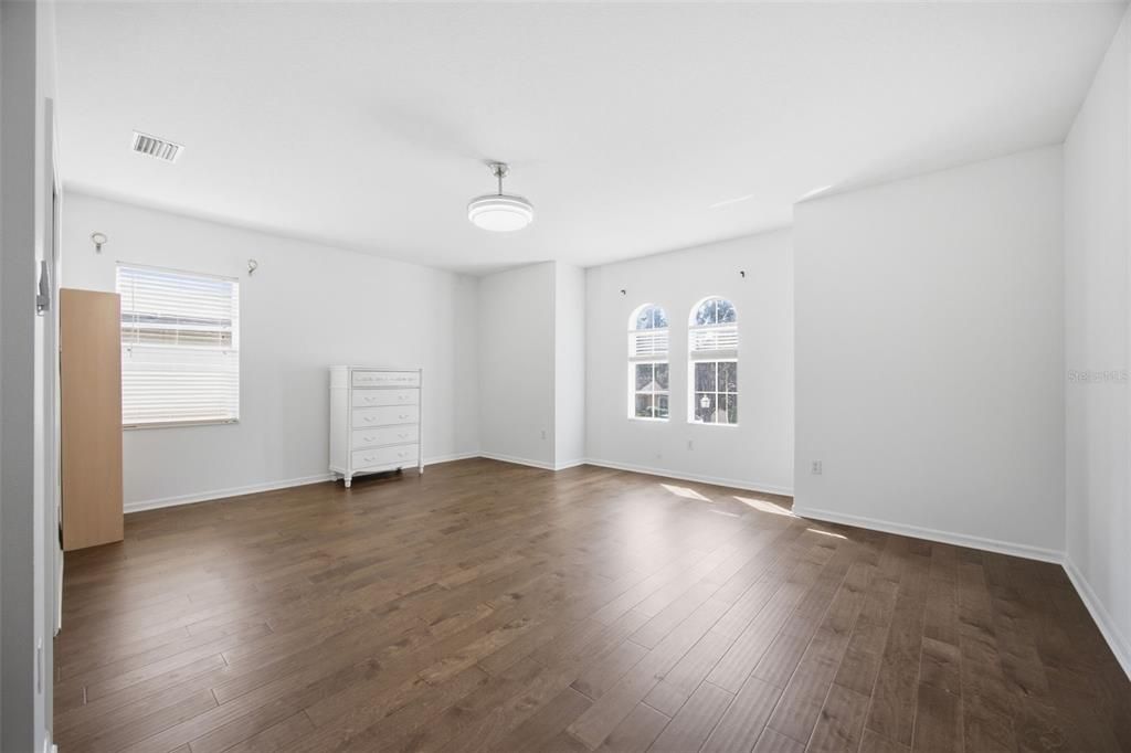 En Venta: $499,900 (6 camas, 3 baños, 3402 Pies cuadrados)