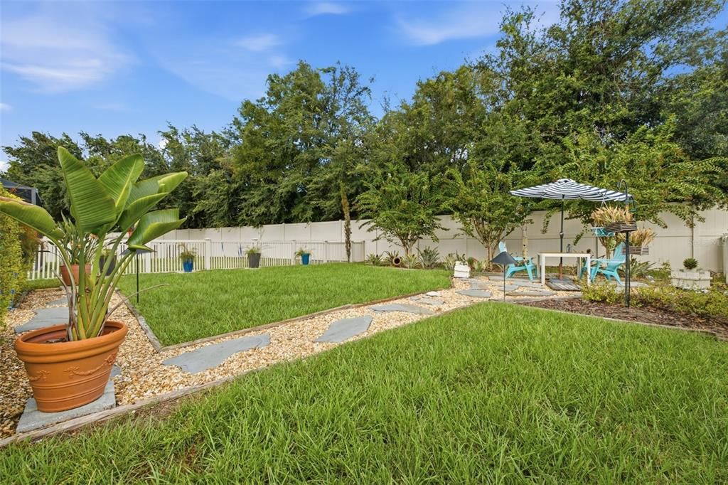 For Sale: $425,000 (3 beds, 2 baths, 1689 Square Feet)