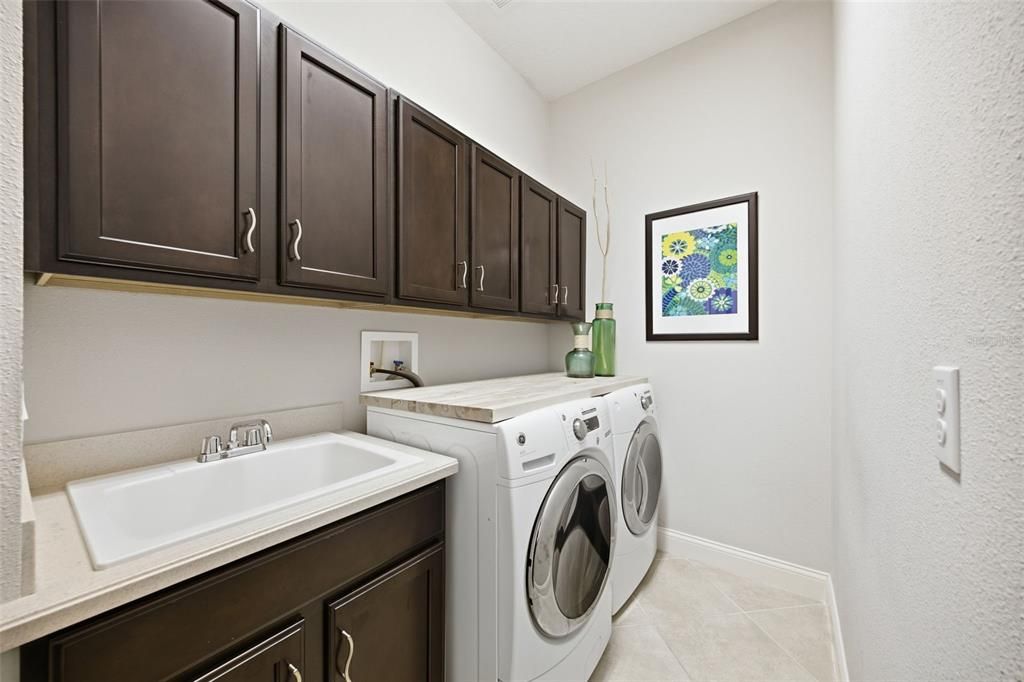 For Sale: $425,000 (3 beds, 2 baths, 1689 Square Feet)