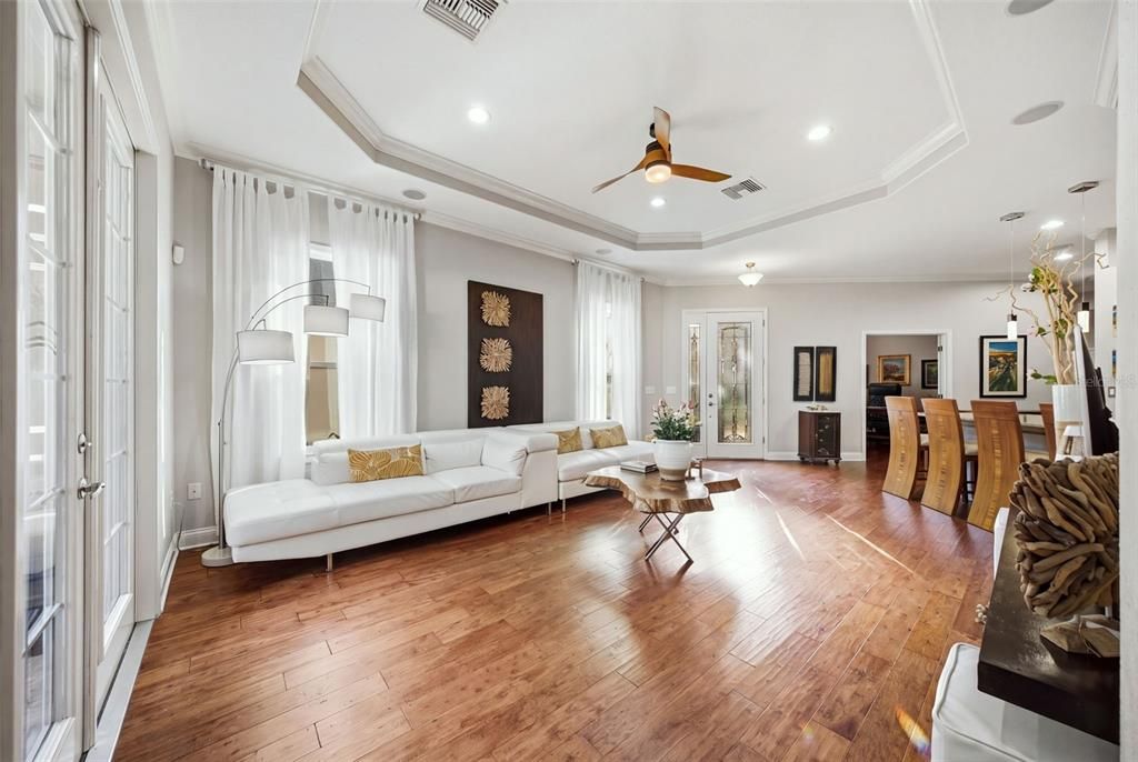 For Sale: $425,000 (3 beds, 2 baths, 1689 Square Feet)