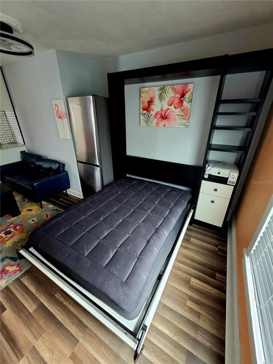В аренду: $1,199 (0 спален, 1 ванн, 350 Квадратных фут)