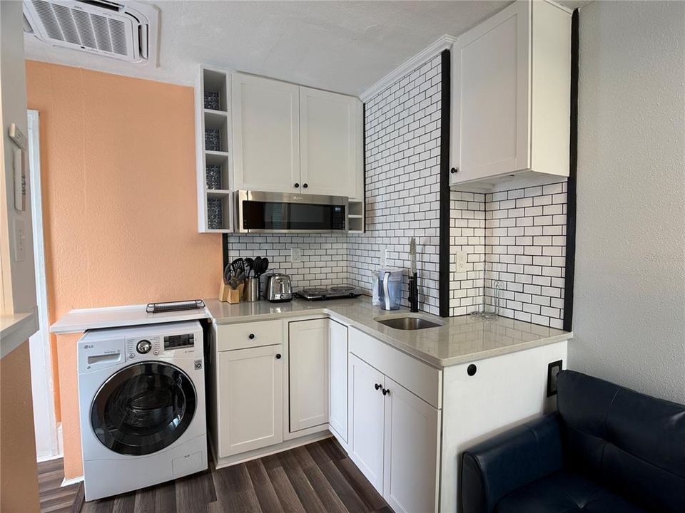 В аренду: $1,199 (0 спален, 1 ванн, 350 Квадратных фут)