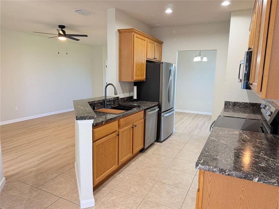 For Sale: $199,900 (3 beds, 2 baths, 1490 Square Feet)