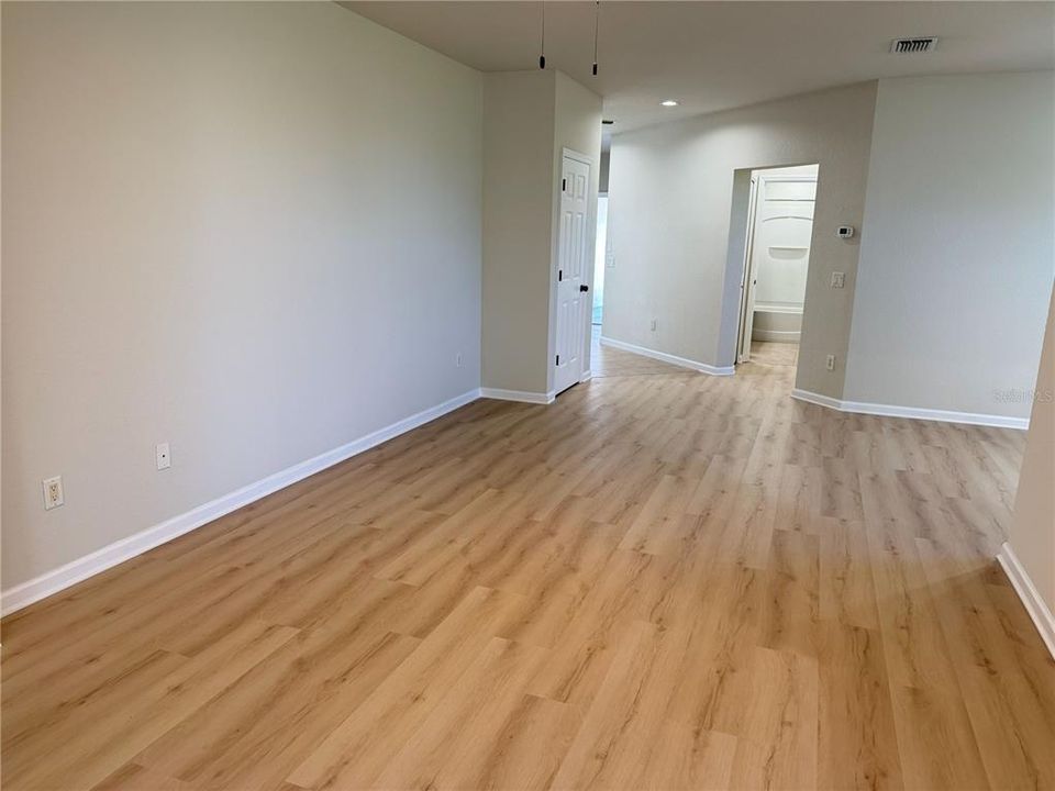 For Sale: $199,900 (3 beds, 2 baths, 1490 Square Feet)