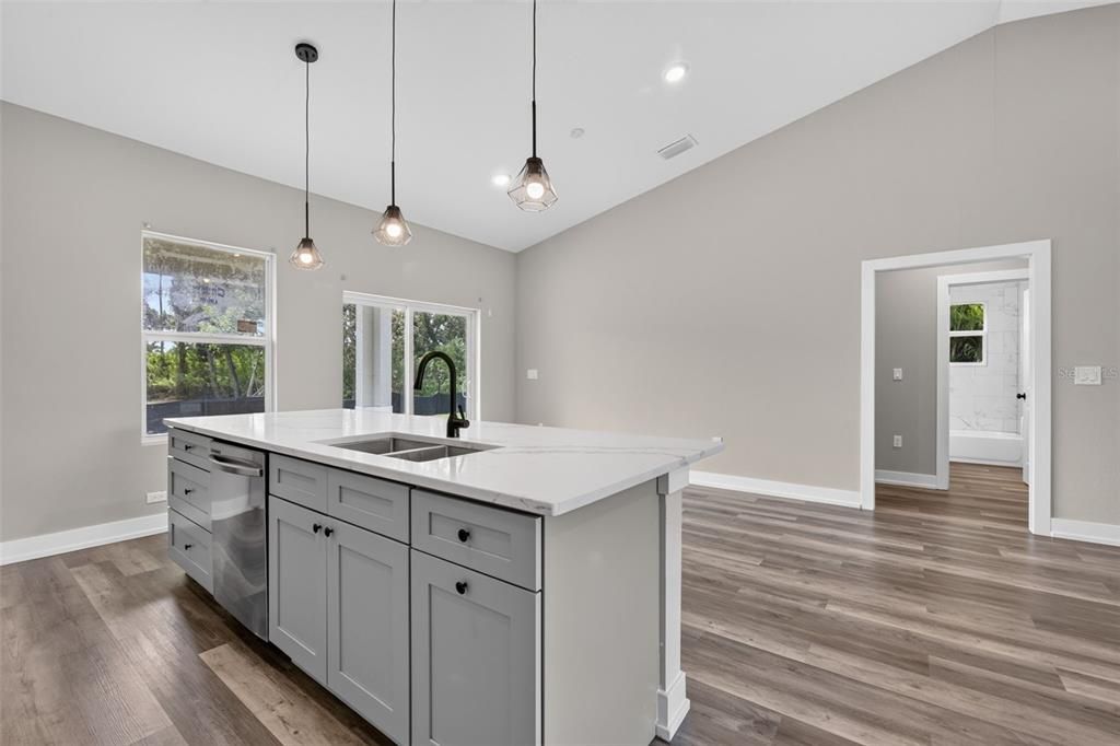 For Sale: $360,000 (3 beds, 2 baths, 1526 Square Feet)