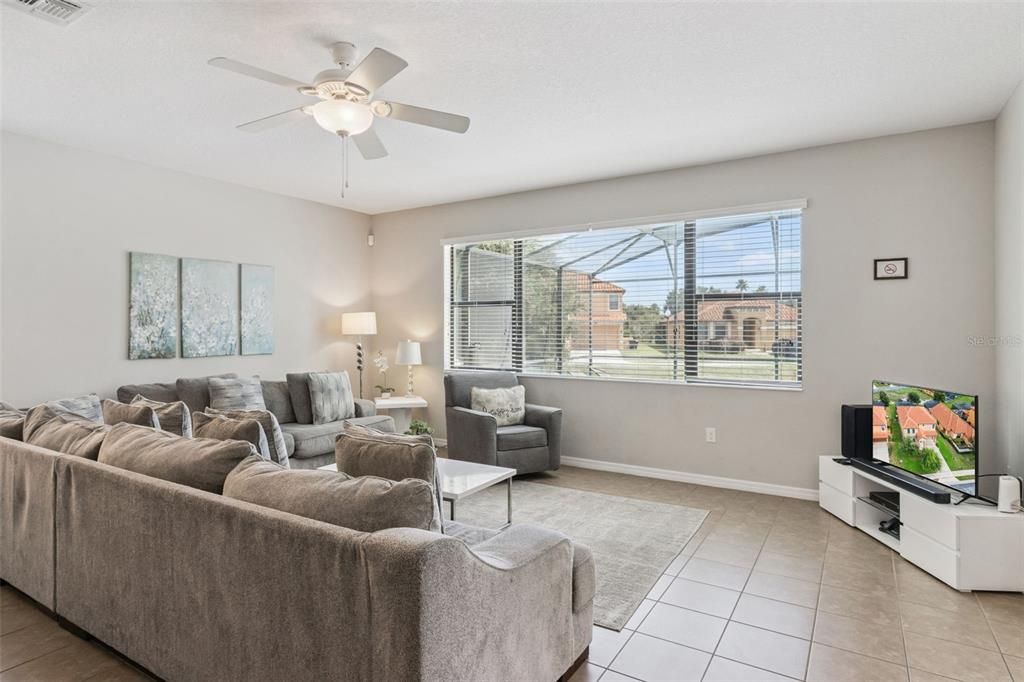 For Sale: $449,999 (5 beds, 4 baths, 2450 Square Feet)