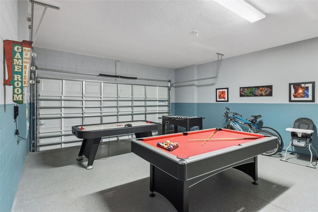 For Sale: $449,999 (5 beds, 4 baths, 2450 Square Feet)