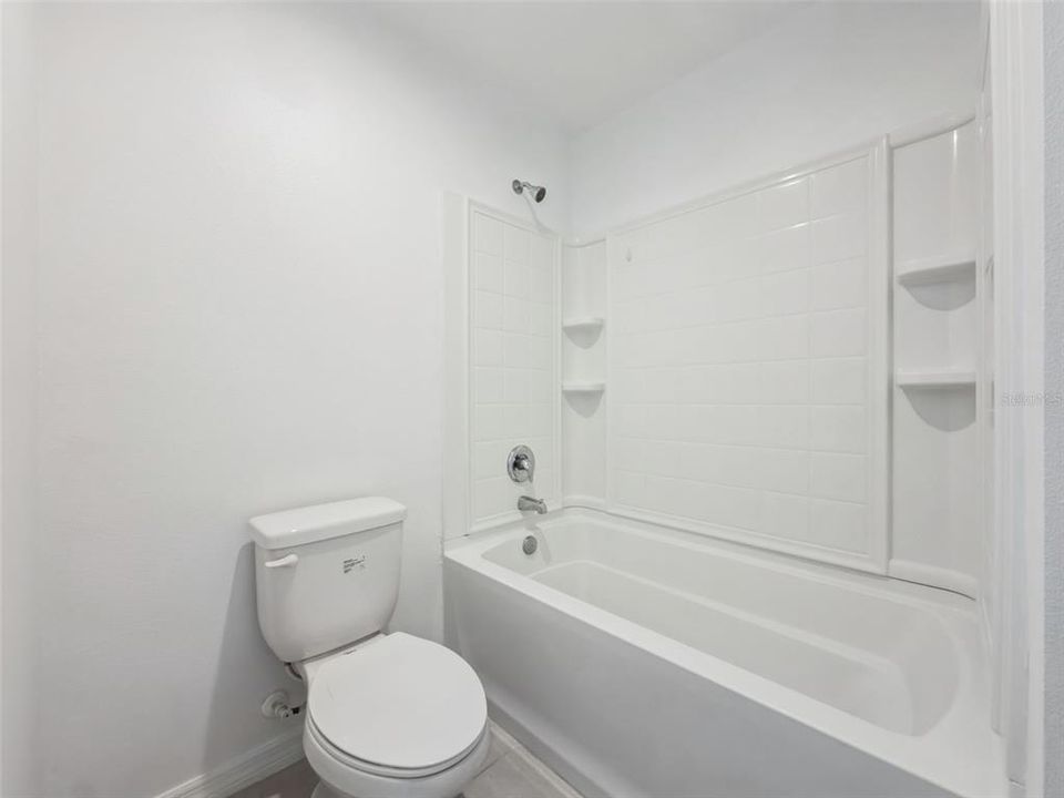 For Sale: $449,999 (5 beds, 4 baths, 2450 Square Feet)