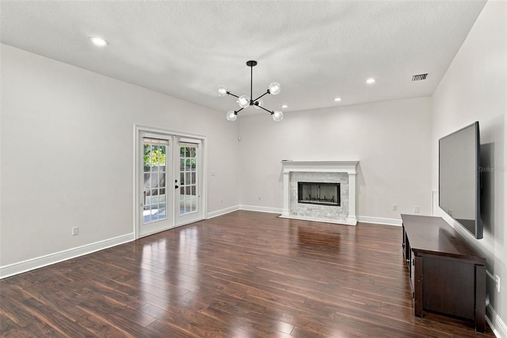 For Sale: $1,149,000 (4 beds, 2 baths, 2457 Square Feet)