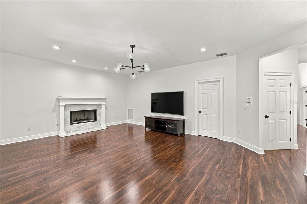 For Sale: $1,149,000 (4 beds, 2 baths, 2457 Square Feet)