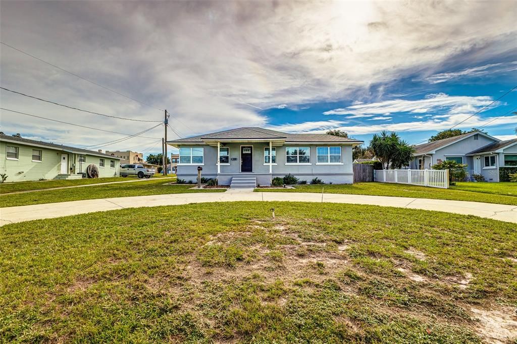 For Sale: $419,000 (3 beds, 2 baths, 2099 Square Feet)