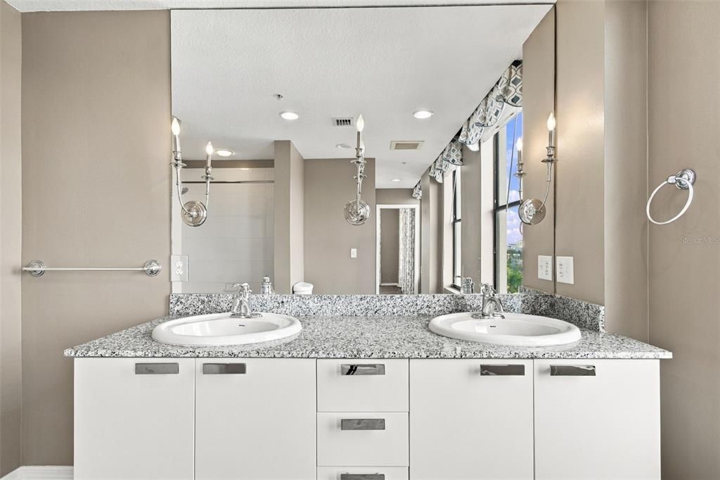 For Sale: $625,000 (2 beds, 2 baths, 1684 Square Feet)
