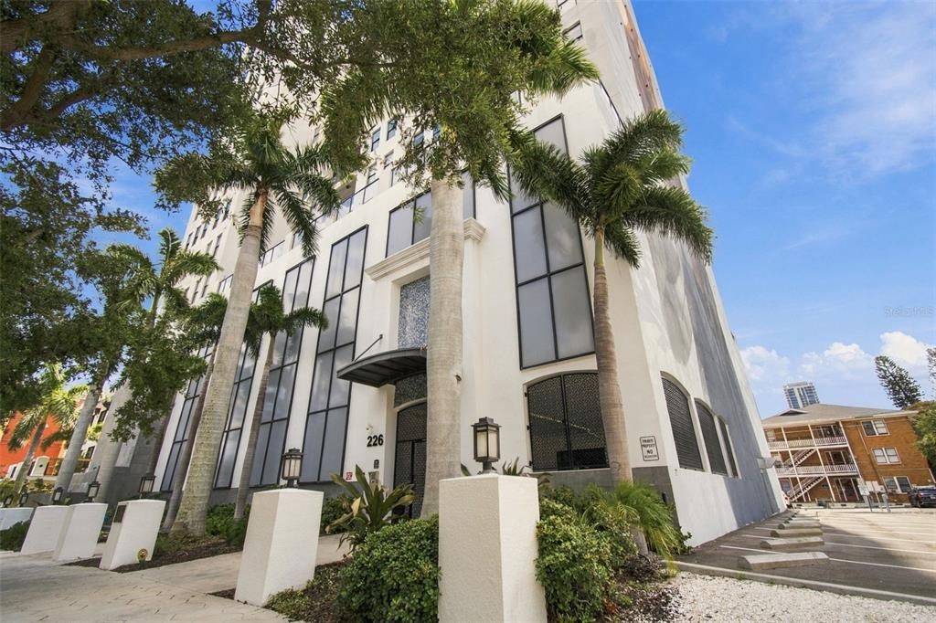 For Sale: $625,000 (2 beds, 2 baths, 1684 Square Feet)