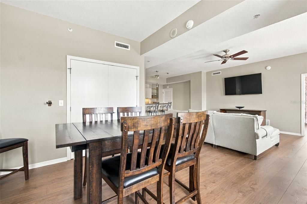 For Sale: $625,000 (2 beds, 2 baths, 1684 Square Feet)