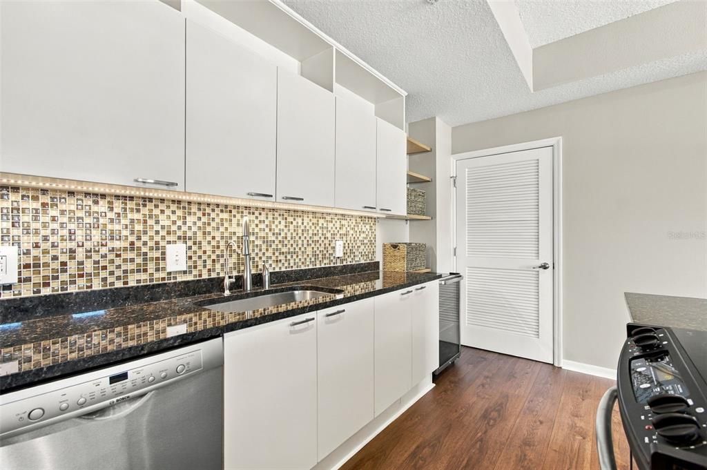 For Sale: $625,000 (2 beds, 2 baths, 1684 Square Feet)