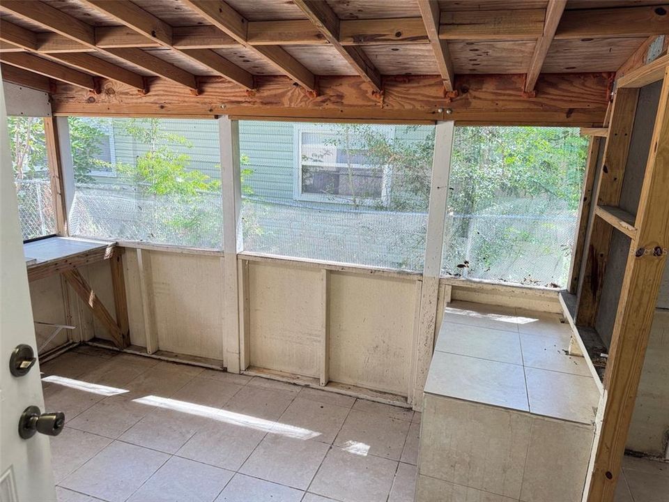 For Rent: $2,150 (3 beds, 2 baths, 1246 Square Feet)