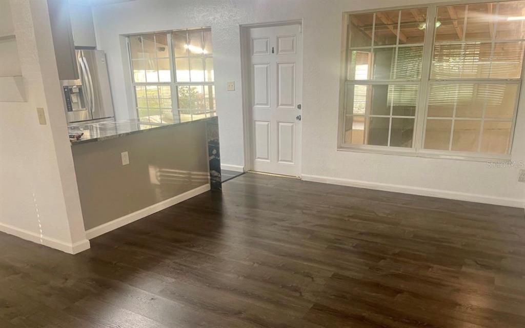 For Rent: $2,150 (3 beds, 2 baths, 1246 Square Feet)