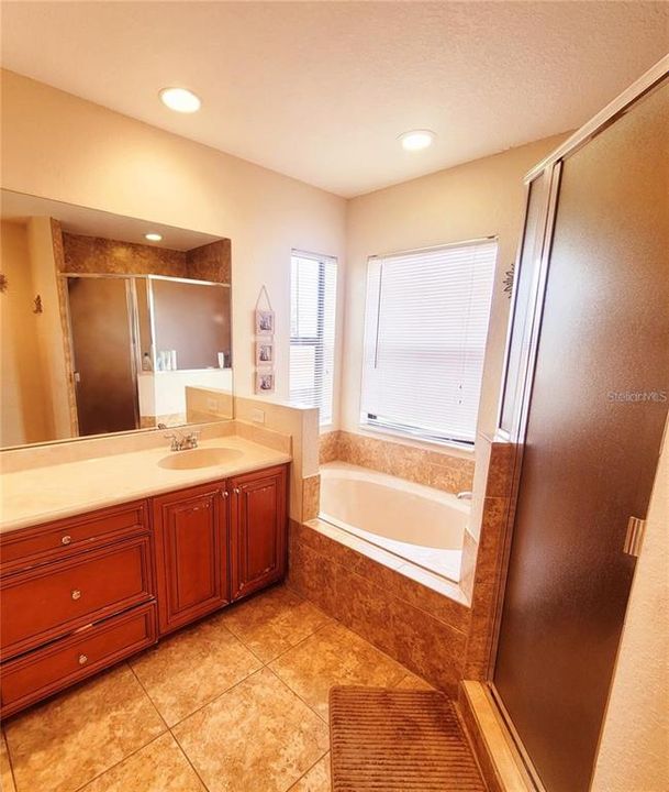 For Rent: $2,400 (4 beds, 2 baths, 2187 Square Feet)