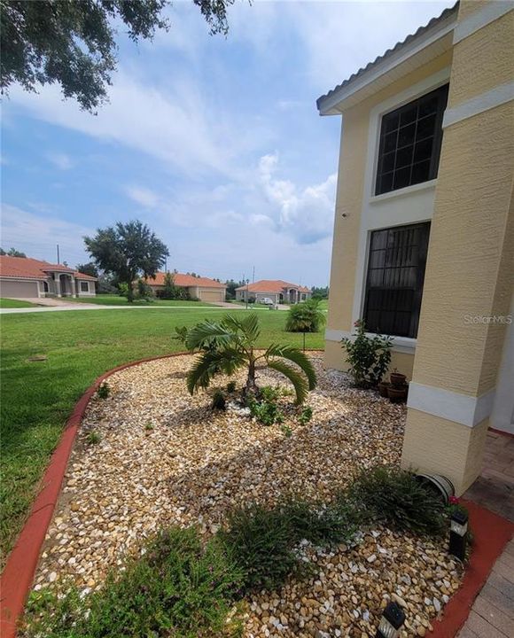 For Rent: $2,400 (4 beds, 2 baths, 2187 Square Feet)