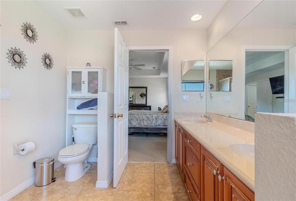 For Rent: $2,400 (4 beds, 2 baths, 2187 Square Feet)