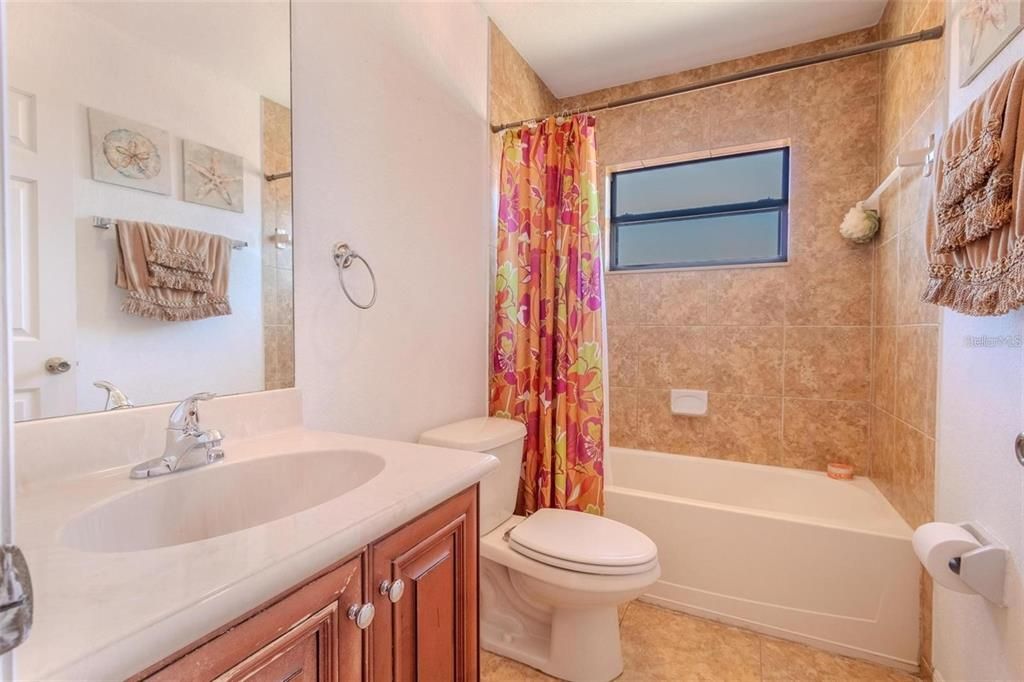 For Rent: $2,400 (4 beds, 2 baths, 2187 Square Feet)