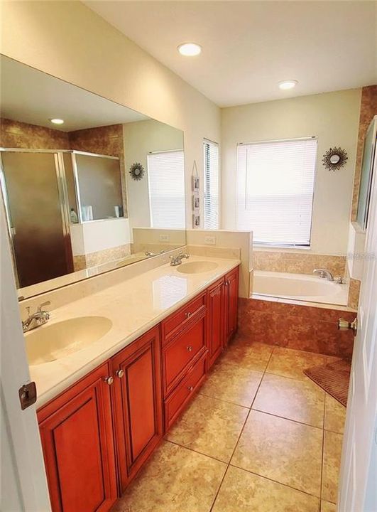 For Rent: $2,400 (4 beds, 2 baths, 2187 Square Feet)