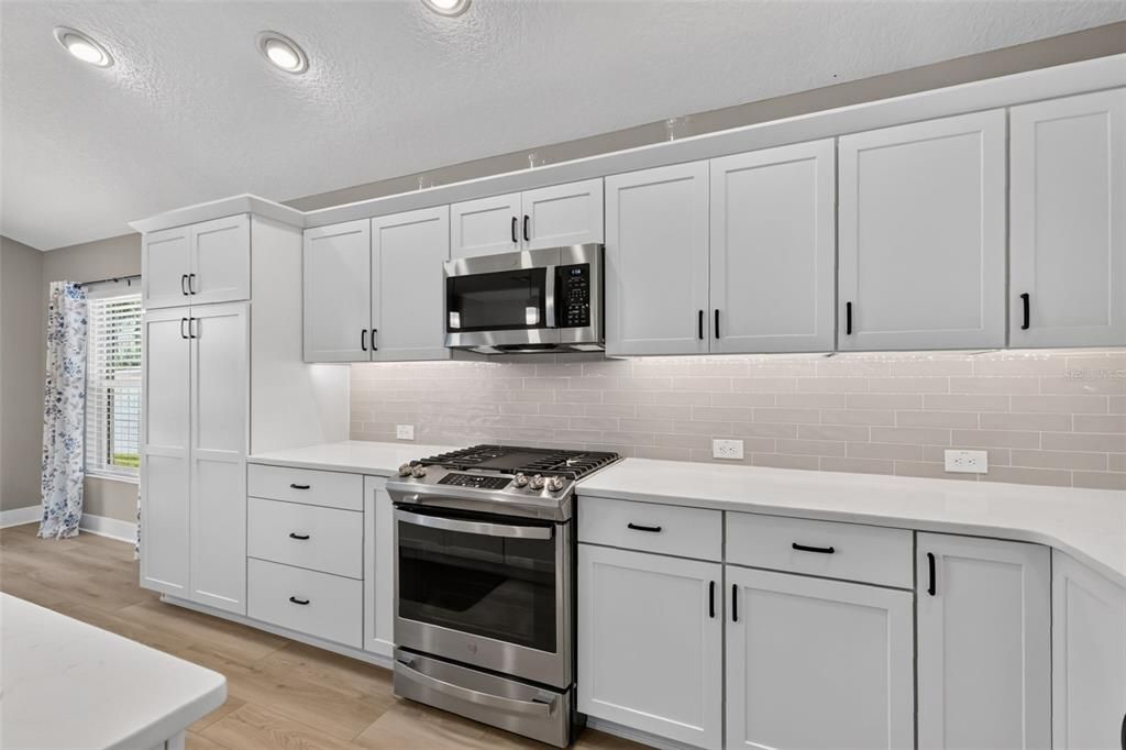 En Venta: $799,000 (3 camas, 2 baños, 1953 Pies cuadrados)