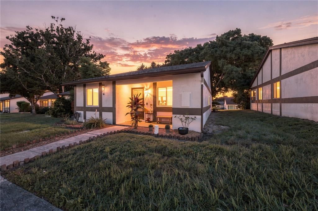 For Sale: $245,000 (2 beds, 2 baths, 1030 Square Feet)