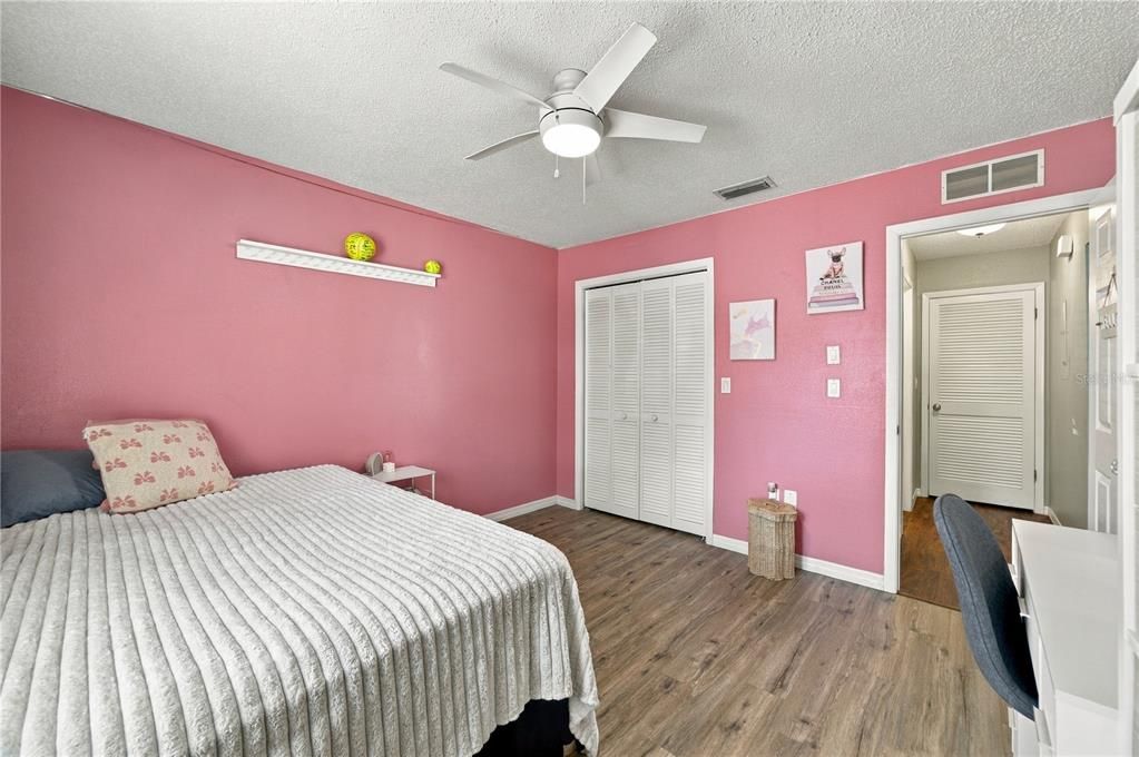 For Sale: $245,000 (2 beds, 2 baths, 1030 Square Feet)