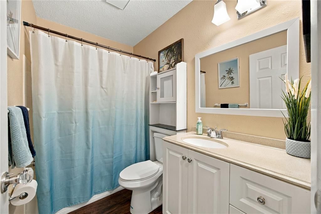 For Sale: $245,000 (2 beds, 2 baths, 1030 Square Feet)