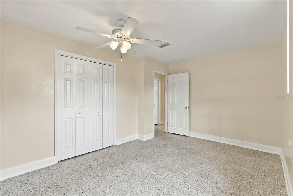 For Sale: $369,000 (2 beds, 1 baths, 850 Square Feet)