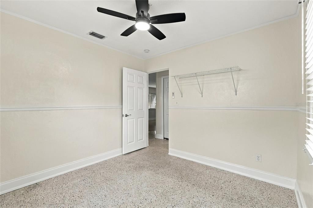 For Sale: $369,000 (2 beds, 1 baths, 850 Square Feet)