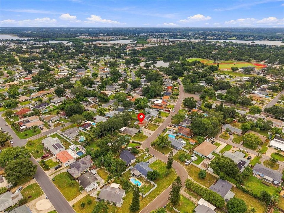 For Sale: $369,000 (2 beds, 1 baths, 850 Square Feet)