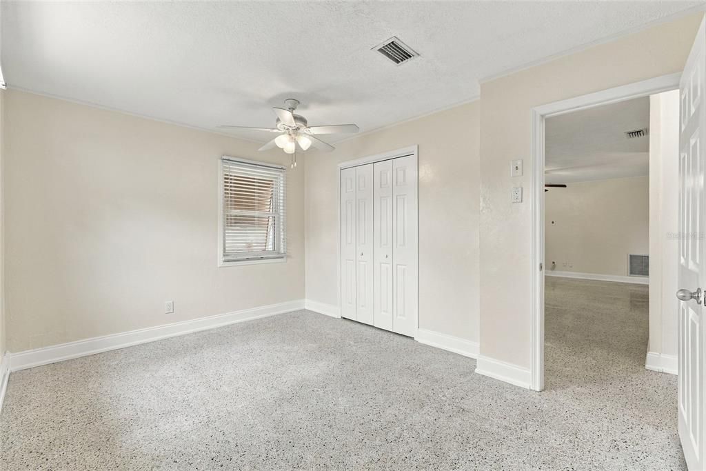 For Sale: $369,000 (2 beds, 1 baths, 850 Square Feet)