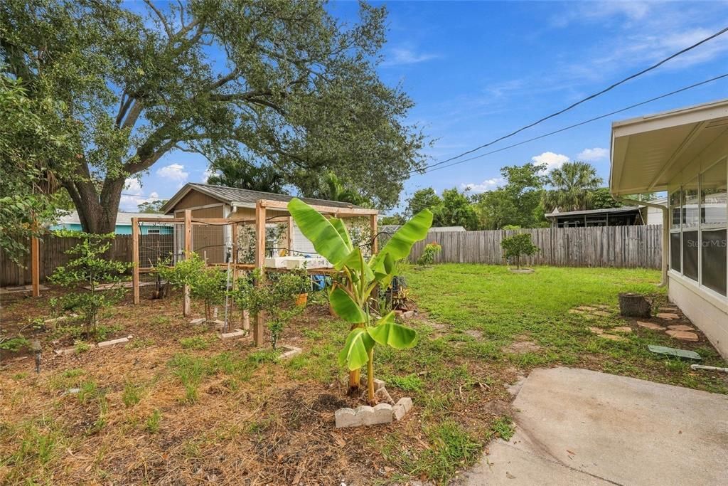 For Sale: $369,000 (2 beds, 1 baths, 850 Square Feet)