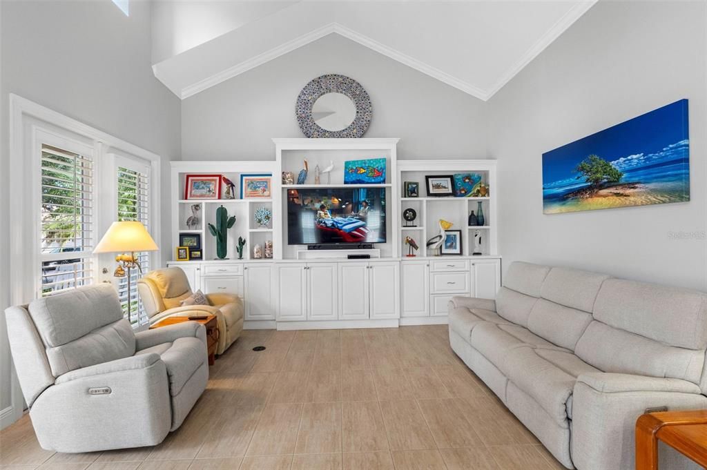 For Sale: $1,070,000 (4 beds, 3 baths, 2350 Square Feet)