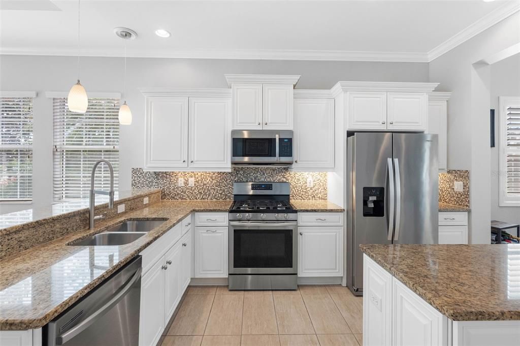 For Sale: $1,070,000 (4 beds, 3 baths, 2350 Square Feet)