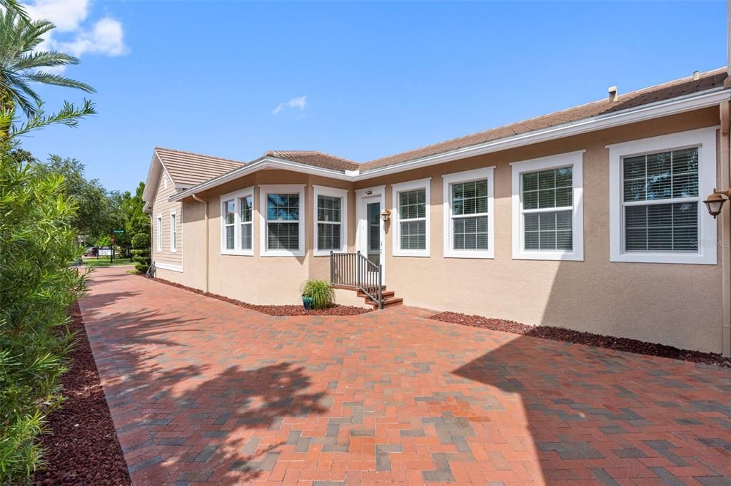 For Sale: $1,070,000 (4 beds, 3 baths, 2350 Square Feet)