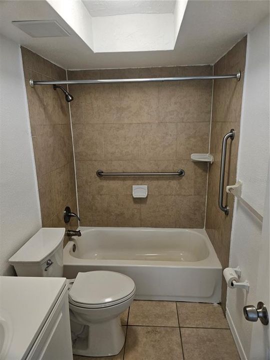 For Rent: $1,250 (1 beds, 1 baths, 798 Square Feet)
