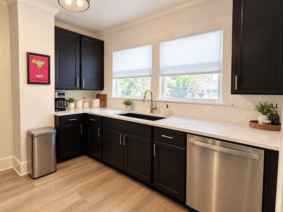 For Sale: $448,000 (3 beds, 1 baths, 1304 Square Feet)