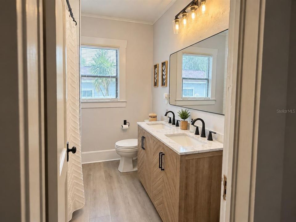 For Sale: $448,000 (3 beds, 1 baths, 1304 Square Feet)