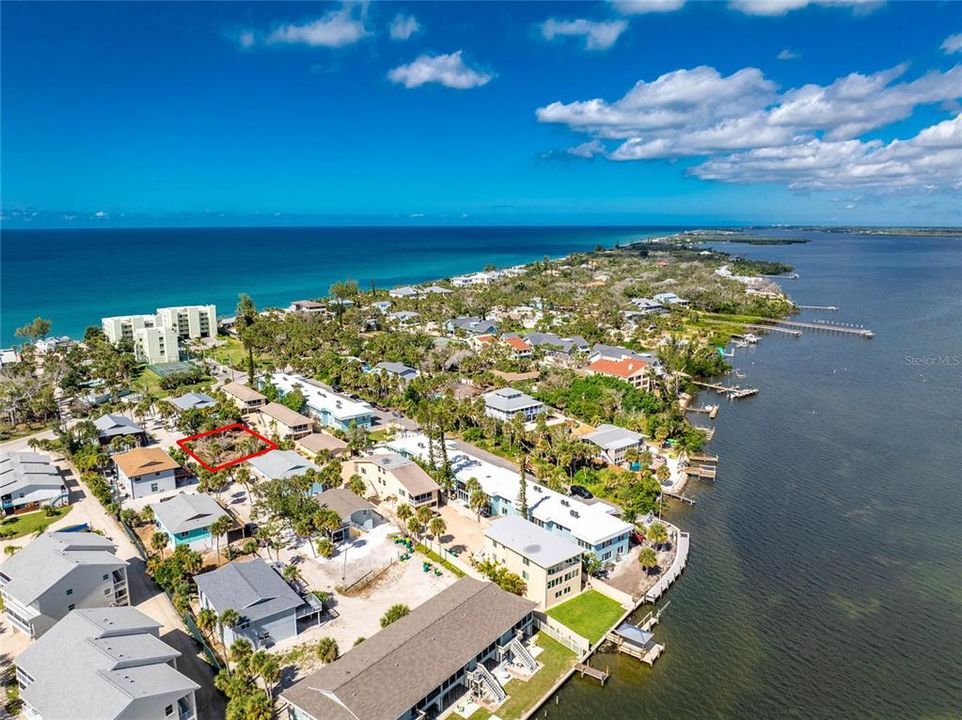 待售: $695,000 (0.20 acres)