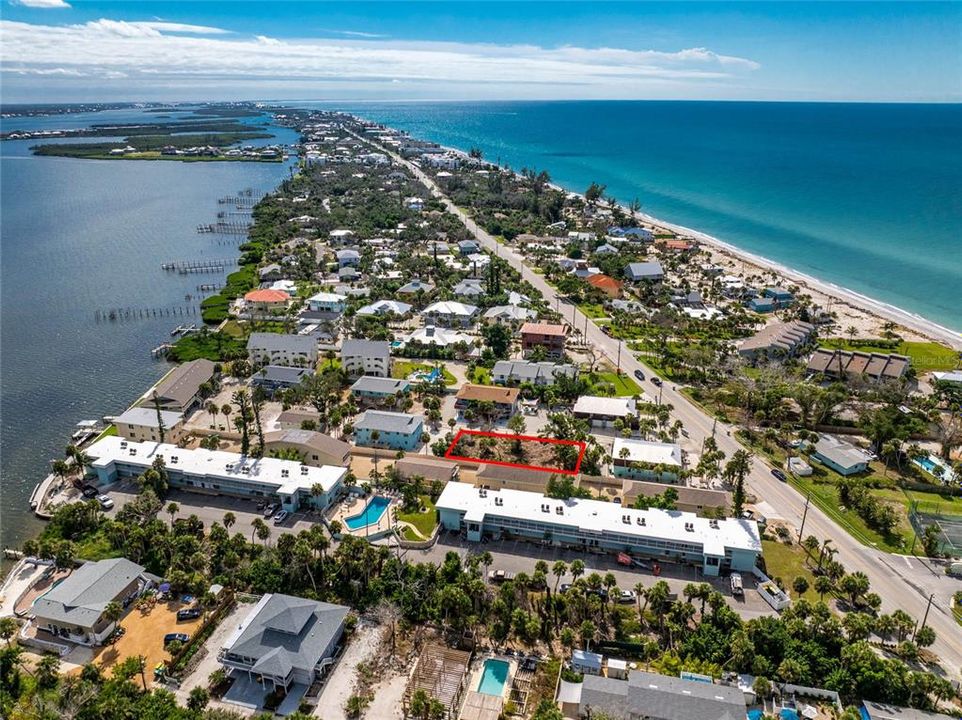 待售: $695,000 (0.20 acres)